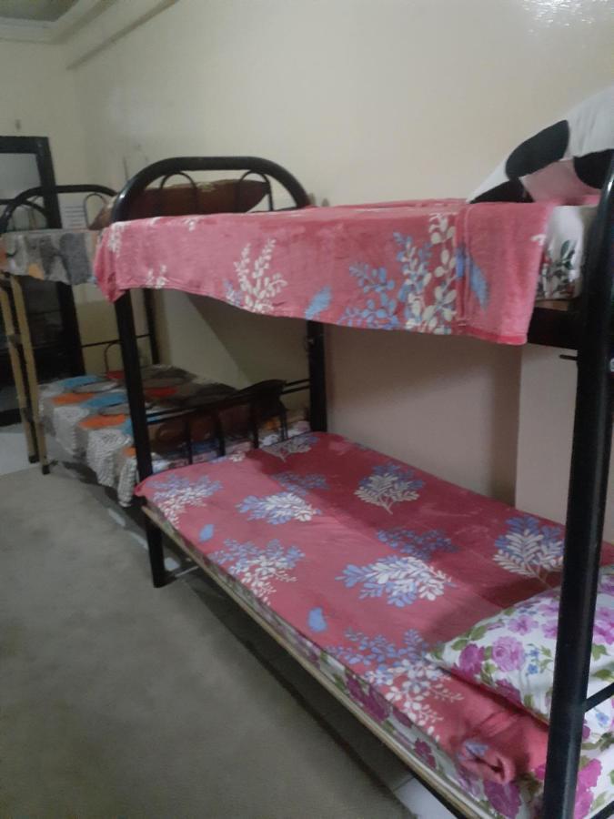 Corner House Hostel Dubai Bagian luar foto